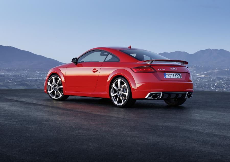  Audi TT RS Coupe (8S) 2016 года  (WW) (фото 19 из 57)